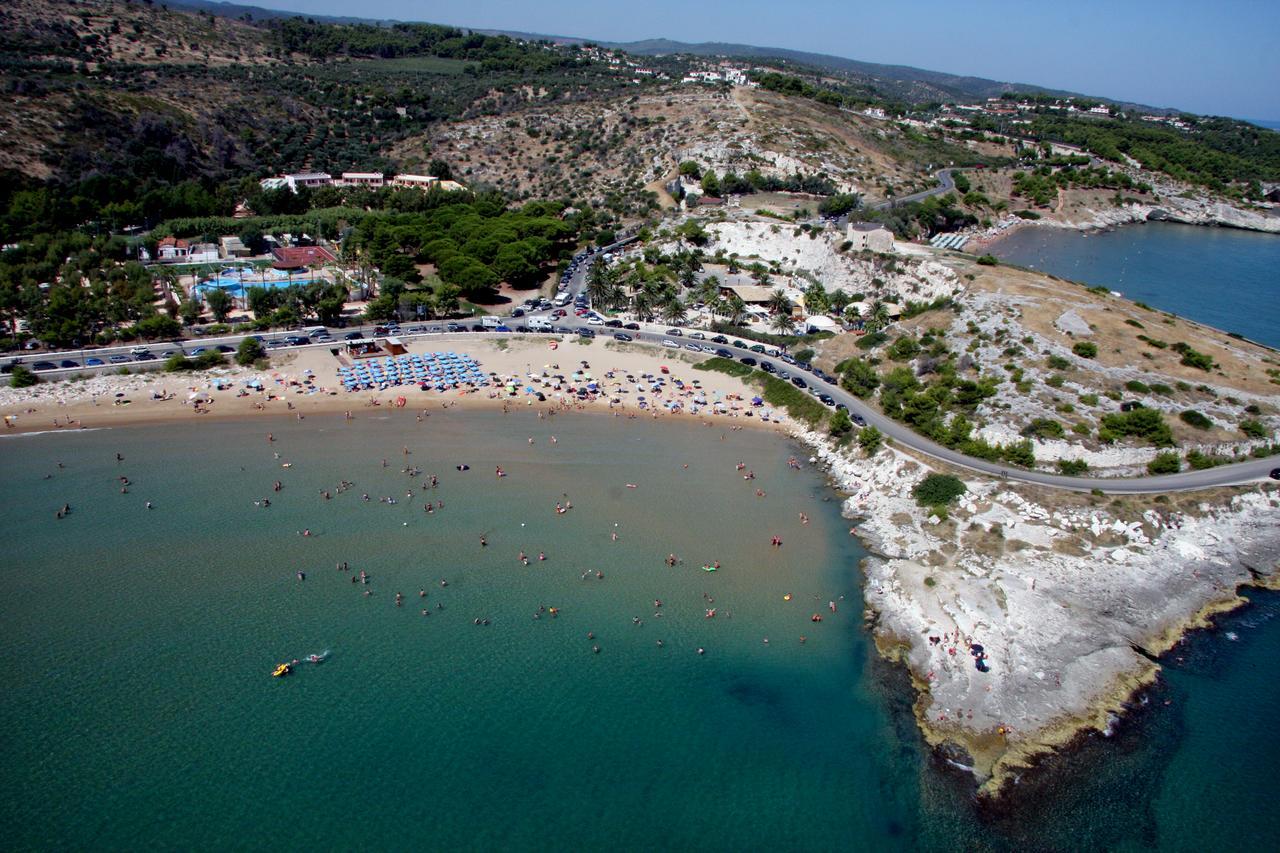 Village Baia Turchese Vieste Bagian luar foto